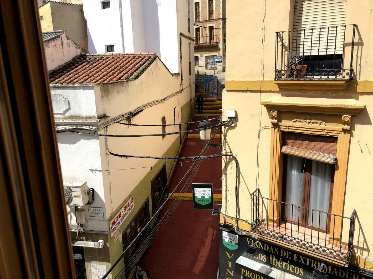 Sc Victoria II Apartment Caceres Bagian luar foto
